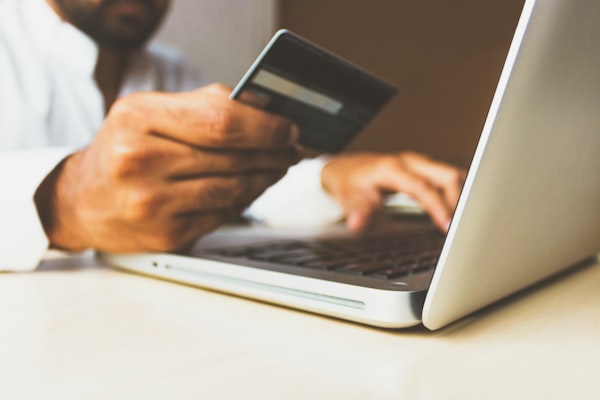 Agence de voyage en ligne : +42 % de taux de réservation avec des codes personnalisés en période estivale